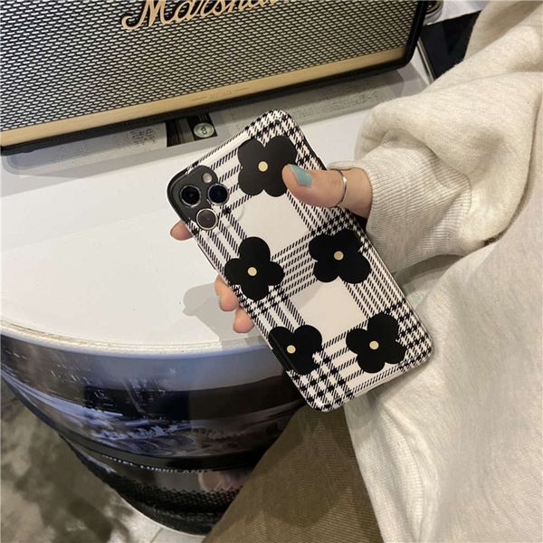 

3ins black flower for 12 11pro max x xs xr se / mini case vip 7p female 8plus day south korea personality creative fall proofcf1