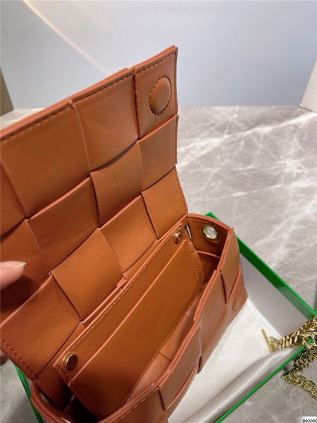 

2022simple line design woven bag soft leather designer style waist bags classic version fanny pack with 2 styles strap be