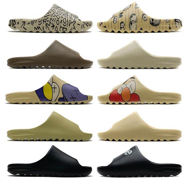 

2020 kanye west slides slipper mens slipper desert sand bone resin desert graffiti rubber slide flip flops women beach slipper with box, Black