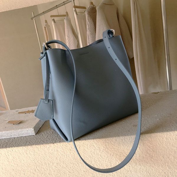 

luxurys designers leather clutch bag 2021 new women buckle bags lady original sold fashion handbags large tote leather shoulder bags