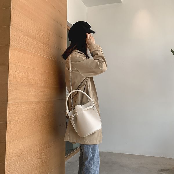 

internet celebrity same style 2019 new korean bucket package commuter package style bucket small women's bag simple shoulder messenger