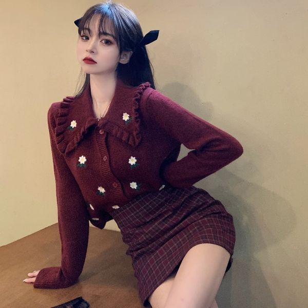 

2020 autumn new baby collar embroidered cardigan sweater + plaid skirt two piece set fashion suit for women