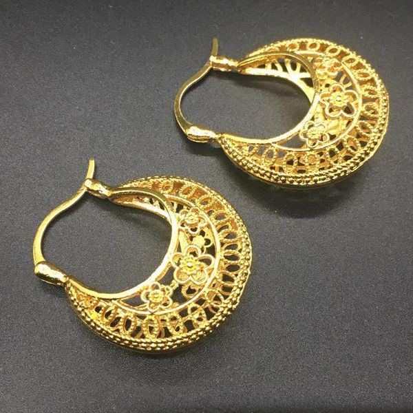 

2021 new hollow pattern flowered cuff earrings golden f&y wholesale women's wedding gifts of retro national jewelry, Golden;silver