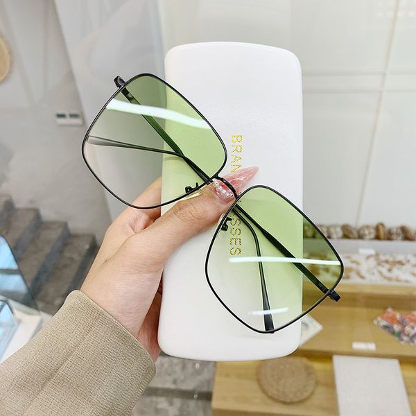 

same as the fashionable large frame sunglasses for men and women, White;black