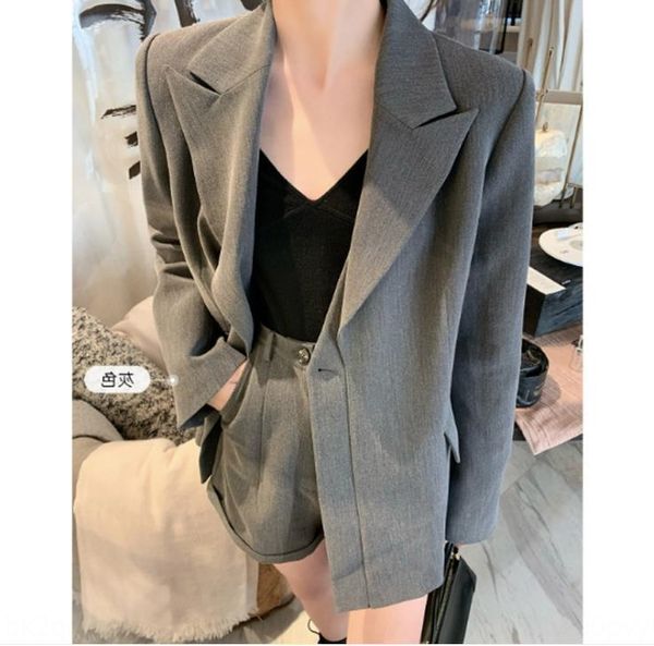 

this issue focuses on the design sense of right angle shorts and shortsshoulder and small waistbelt suit shorts two-piece autumn suit v757o, Gray