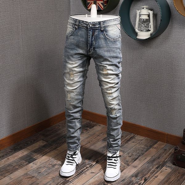 

2021 new fashion streetwear retro light blue slim fit ripped men vintage designer denim pants elastic hip hop jeans homme r2q1