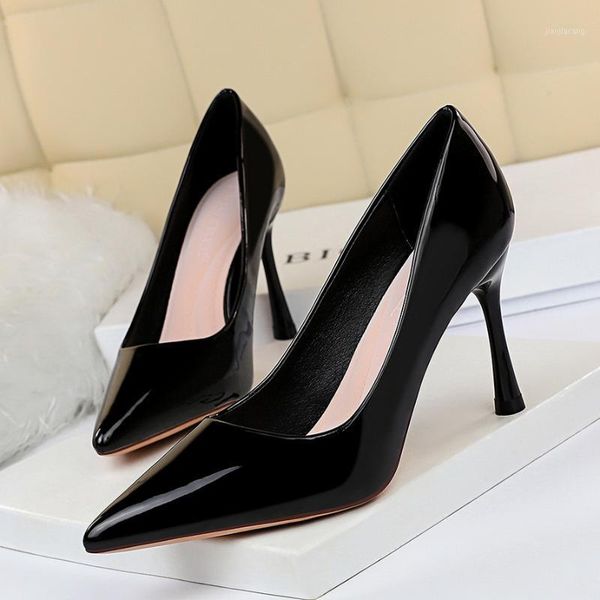 

2020 sell classic women shoes red shoes woman black party plus size heels pointed shallow mouth patent leather single1