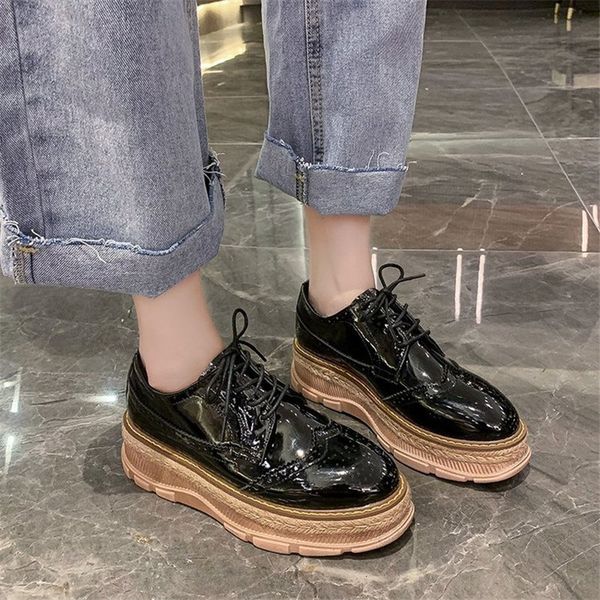 

2021 new female winter thick bottom low-fashion rentals up to wear non-slip comfortable women's casual shoes 2f7k, Black;white