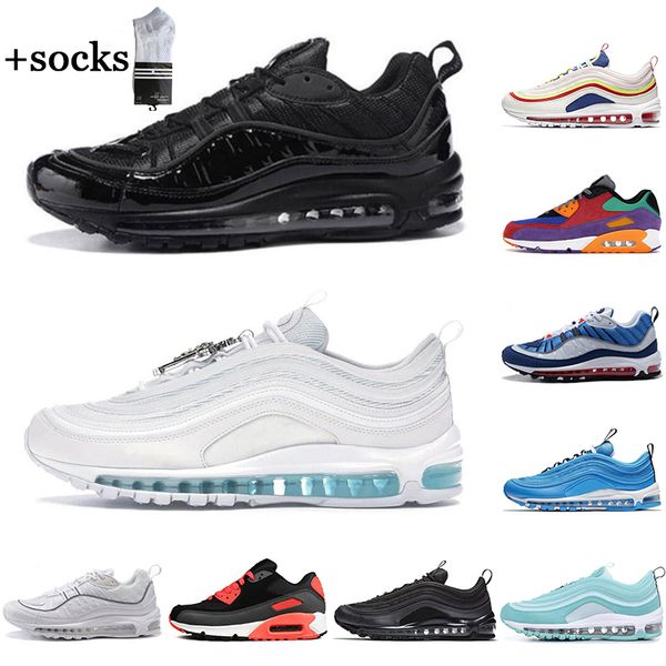 

running shoes for men women triple black white mint green silver bullet blue hero pink sports sneakers trainers with socks