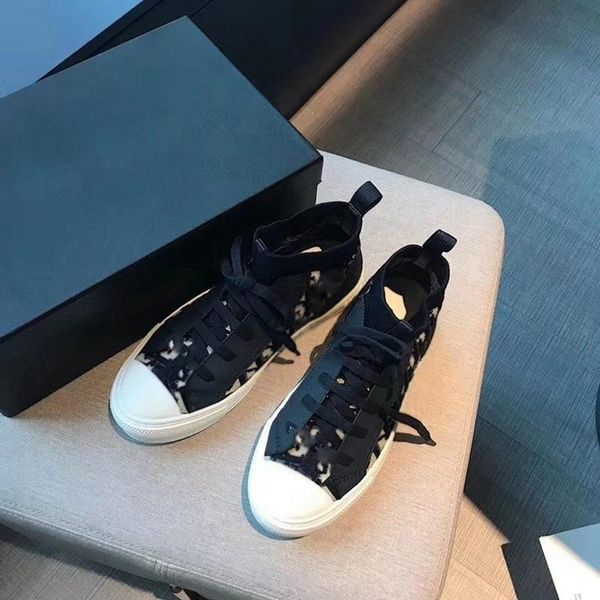 

2021 style canvas shoes ladies ladies low-canvas embossed microfiber printed sneakers sandals, Black