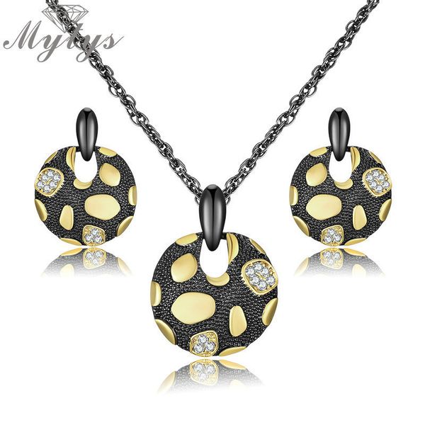 

mytys 3 color round pendant necklace drop earrings jewelry sets for women metal drops pattern fashion jewelry cn445 cn443 cn442 201222, Slivery;crystal