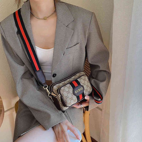 

75% off luggage factory wholesale women's bag printed canvas personalized mini messenger single shoulder mobile phone simple small squa, Black;red