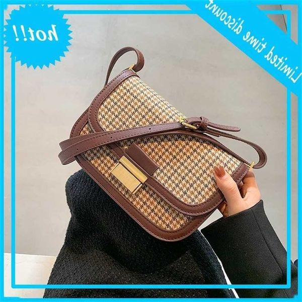 

2020 new single shoulder autumn and winter texture small cross foreign style women's fashion travel bag
