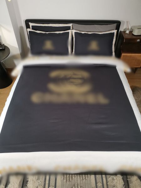 

saling designer bedding sets cover  bed comforters sets 4 pcs set silk luxury bedding set