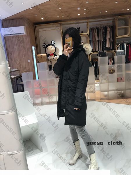 

2020 new womens designers winter coats down parkas outerwear clothes hooded windbreaker women warm big fur women clothing down jackets, Black