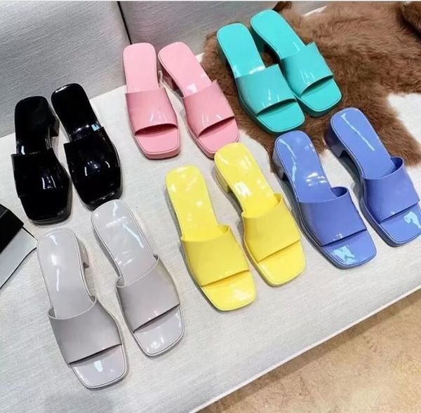 2022 Kadınlar Kauçuk Slayt Sandal Tıknaz Topuk Terlik Moda Renkli Terlik Pembe Mavi Siyah Beyaz Kırmızı Yeşil Sarı Size35-41