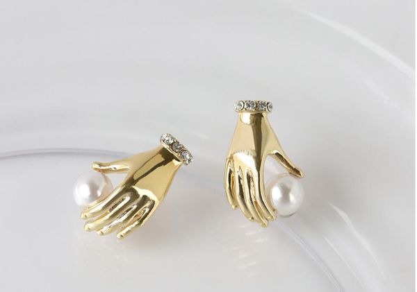 

2020 new interesting female imitation pearl earrings design sense temperament small web celebrity individual high sense designer 204, Golden;silver
