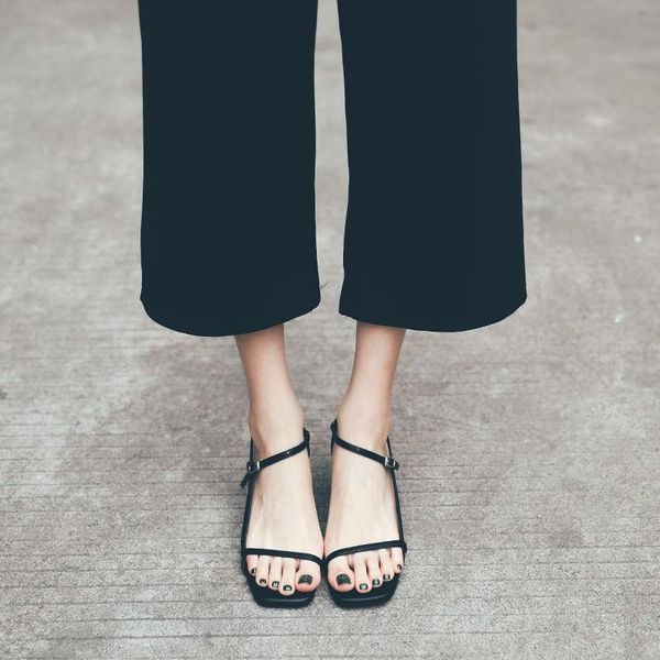 

sandals roman female 2021 summer fairy style word belt women's shoes korean version of wild thick heel high heels, Black