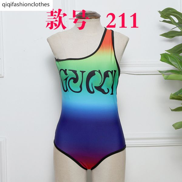 

2020 новая мода буква треугольник один купальник купальник большой и маленький грудник бикини, Red;black