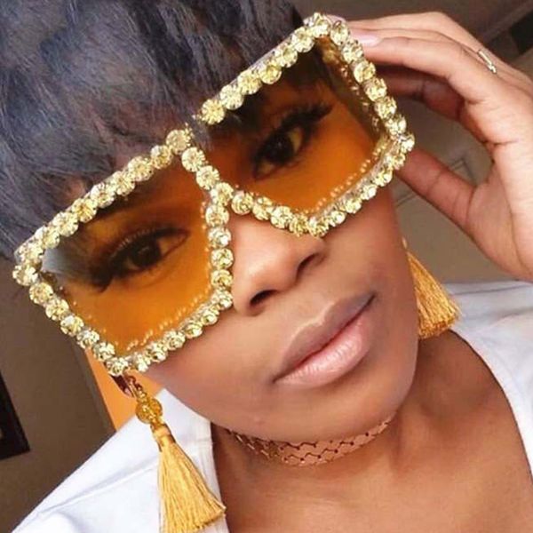 

exaggerated style, super generous diamond color lenses, sunglasses, water drills, and stage show glasses, White;black