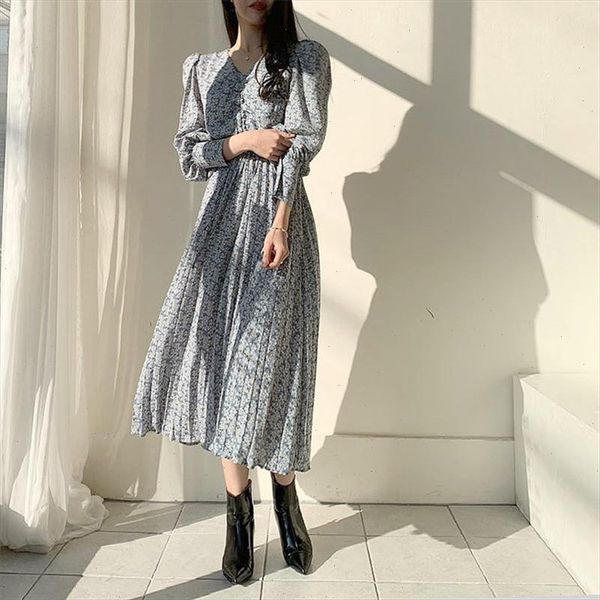 

print floral pleated slimming women dresses all match 2021 stylish v neck brief casual loose long dress 3 colors, Black;gray