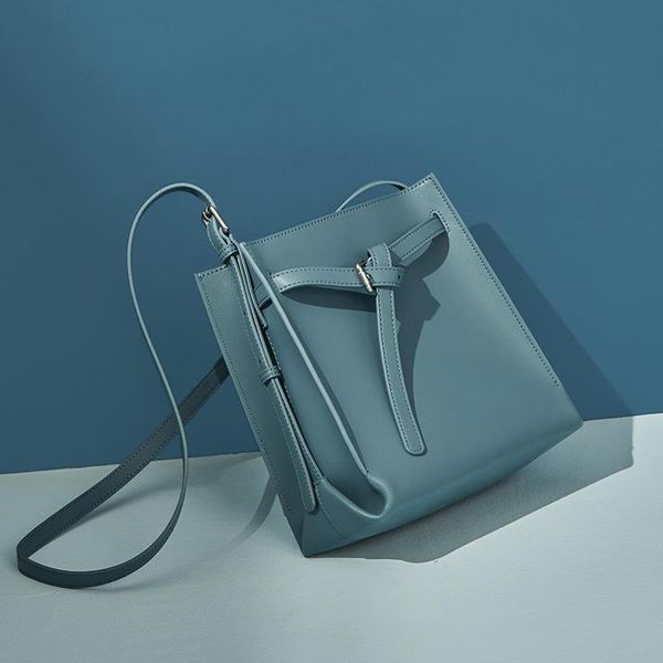 

2020 autumn new cowhide handbag fashion bucket bag shoulder diagonal commuter bag
