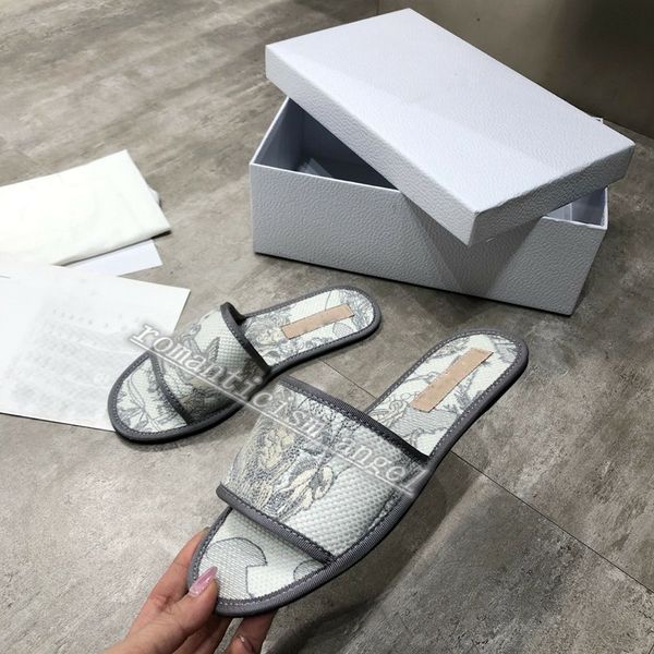 

2021 design scuffs womens slipper women luxe sandals beach slide slippers beautiful girls flip flops loafers velvet vintage embroidered, Black