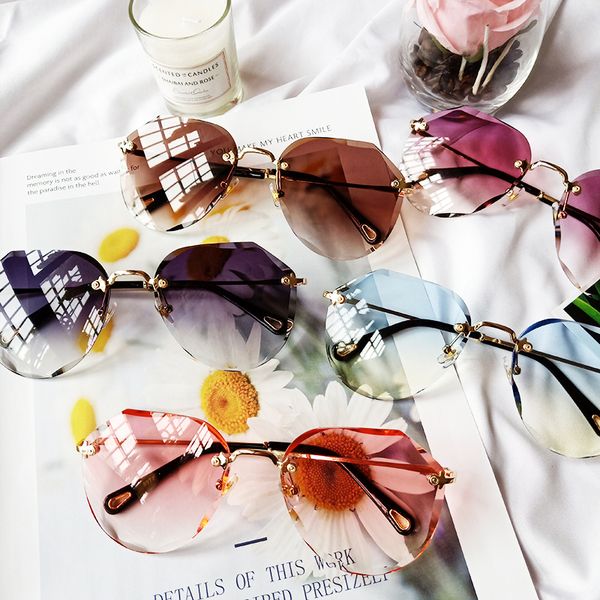 

new style of sunglasses with big frame, White;black