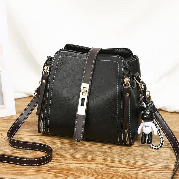 

on the new small bag women 2020 winter new trend women's all-match handbag fashion ladies shoulder messenger bag bucket