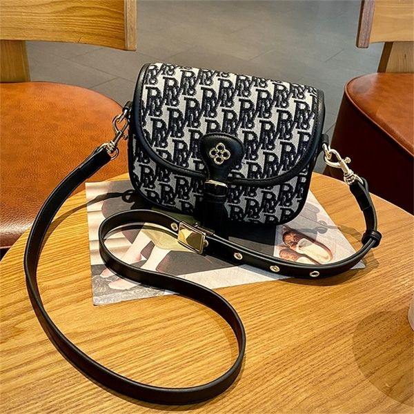 

factory store shop minority design saddle women's new fashion versatile messenger texture single shoulder bag wholesale store