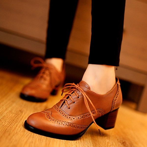 

new spring women shallow brogue shoes vintage chunky heel cut out oxford shoes lace up female fashion elegant ladies short boot y200702, Black