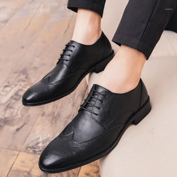 

new 2021 men dress shoes formal wedding genuine leather shoes retro brogue business office men's flats oxfords for male boots9991, Black