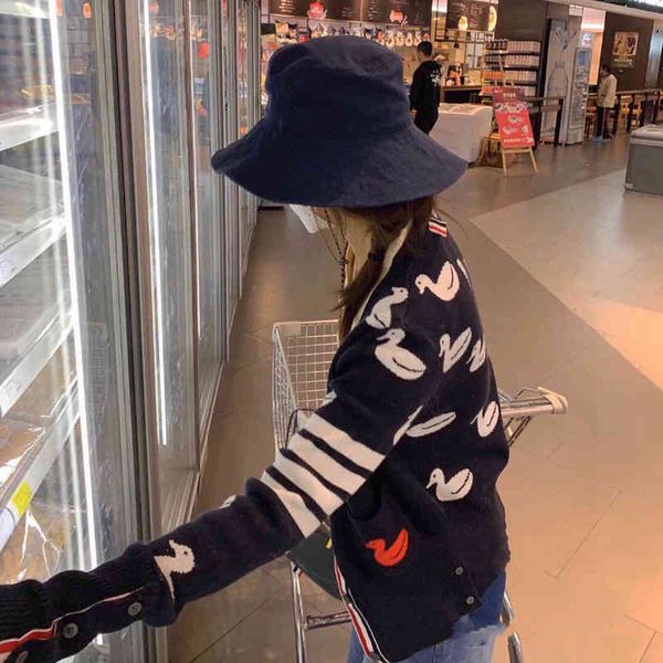 

autumn and winter tide family full of jacquard long sleeved cardigan, comfortable, casual fashionable, White