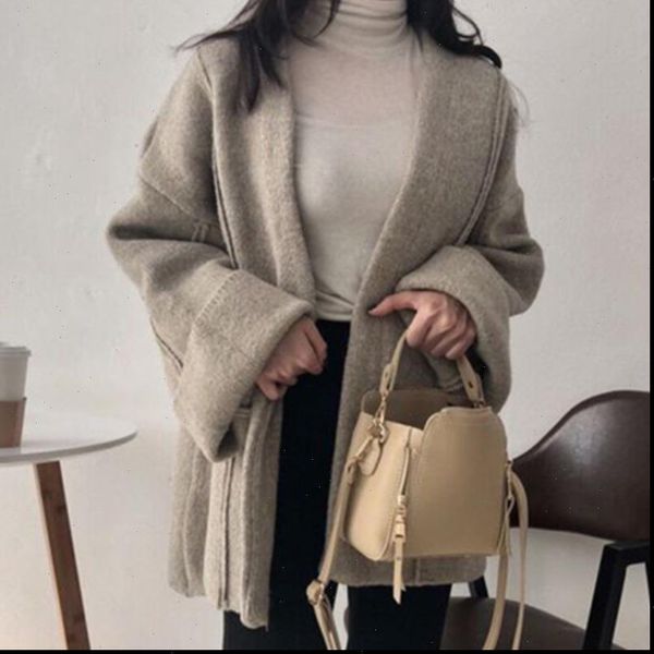 

ewq]2021 autumn ladies short woolen coat loose flared sleeves all match bat sleeved cardigan solid coats ladies plus size qb366, Black