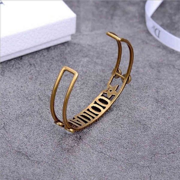 

20-year-old new full brilliant diamonds star open pearl bracelet red, Black