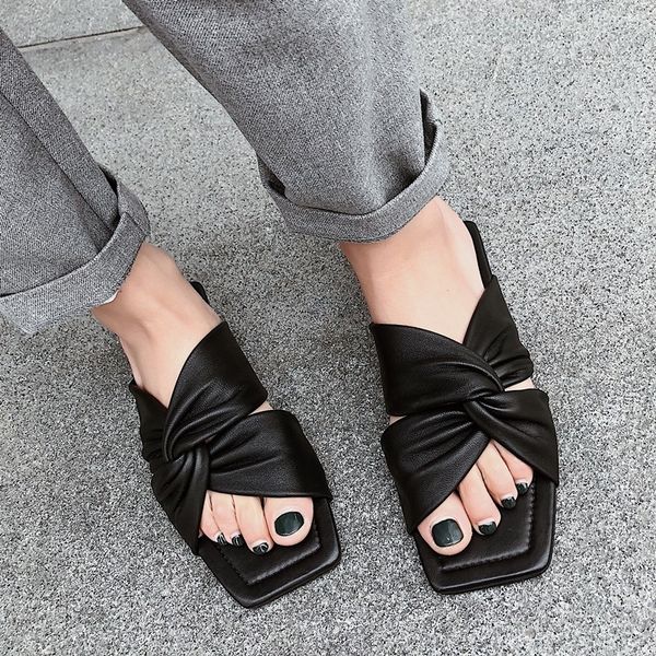 

2021 new 100% genuine low-heeled leather woman beach black sandals 40 ict0