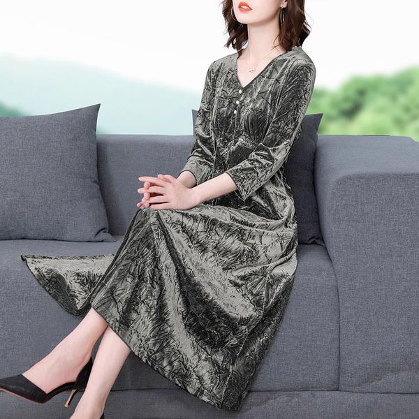 

2020 vintage casual gold velvet maxi dresses autumn winter solid 4xl plus size midi dresses elegant women bodycon party vestidos, Black;gray