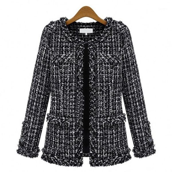

autumn winter black white plaid loose short coat women vintage o neck long sleeve tassel tweed coat plus size ladies jacket1