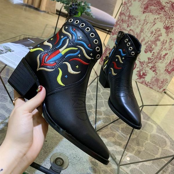 

women shoes embroidery floral ankle boots genuine leather flat casual zipper autumn winter shoes fashion ladies botas mujer, Black