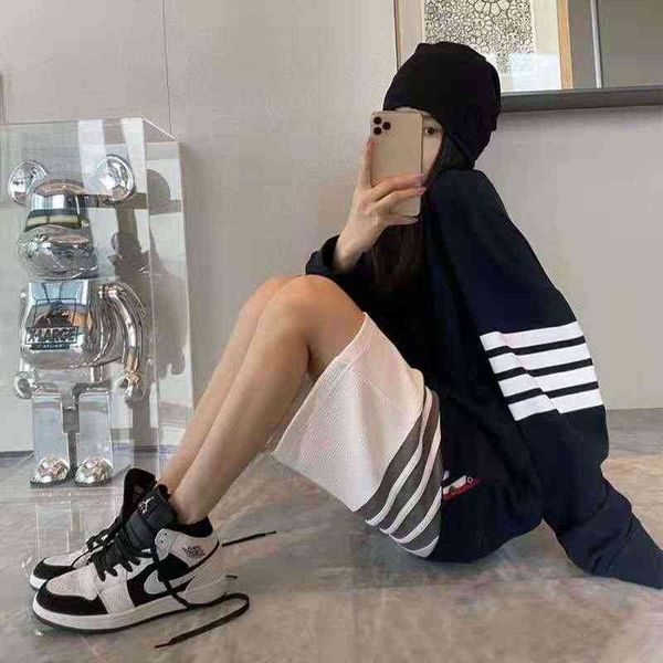 

version tb waffle summer casual yarn dyed four bar striped pair loose shorts, White;black