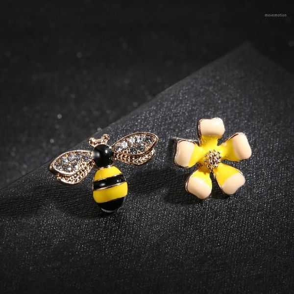 

kpop cute bee statement earrings zircon friend stud earrings mujer fashion jewelry 2020 schmuck luxe accessori donna1, Golden;silver