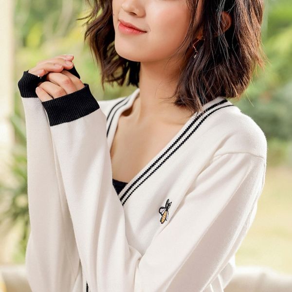 

spring honeybee embroidery loose jacket spring and autumn men's and women's knitted cardigan v-neck sweaterembroidered sweatercoll, White;black
