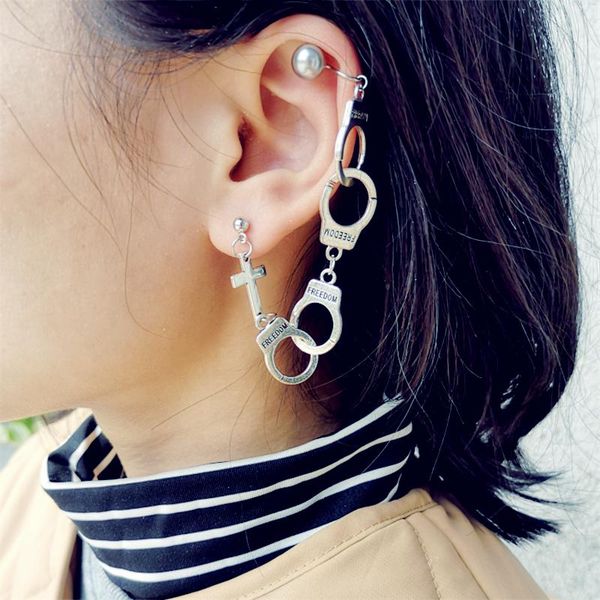 

punk rock girls cross handcuff серьга 2019 урожай мода металл геометрическая длинные серьги падения для мужчин и женщин партии ювелирных изд, Black;white