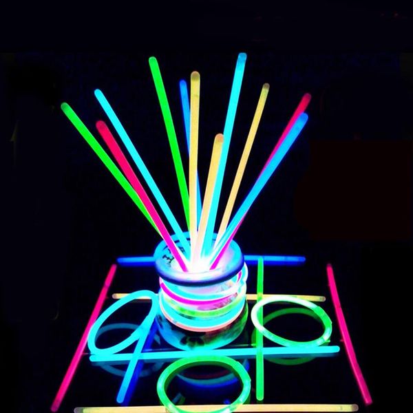 

100 шт партия флуоресцентный свет glow sticks браслеты ожерелья неон для свадеб светящиеся палочки яркие красочные светящиеся палочки кпт bb