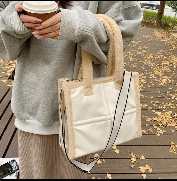 

autumn and winter high-quality lamb plush velvet bag2021new trendy fashion large-capacity messenger bag female portable tote bag