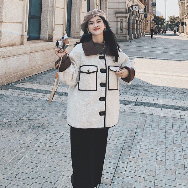 

2021 new women wool lambs coat winter new hit sharpening unique korean lapel breasted loose white bulk quilted short female2x jacket 34xf, Black