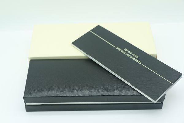 Stiftebox mit schwarzem Holzrahmen für Füllfederhalter/Kugelschreiber/Roller, Federmäppchen mit Garantiehandbuch