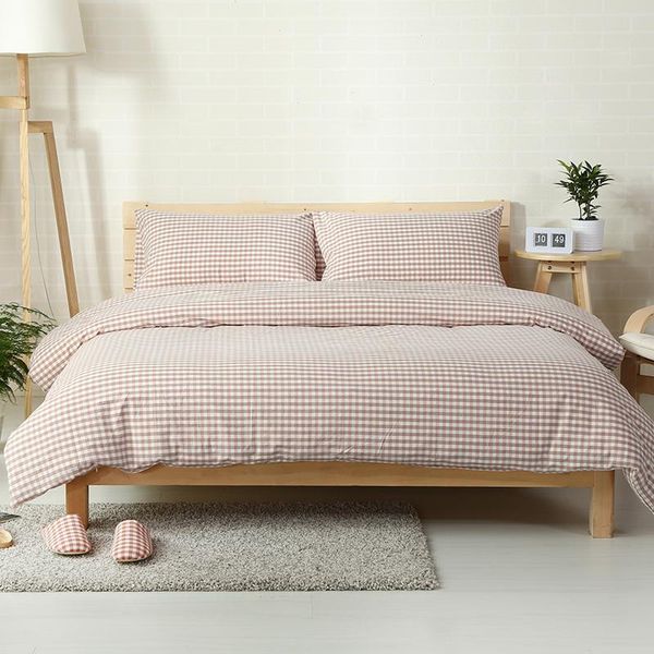 

4pcs 100% washed cotton vintage style pink checks quilt cover set with solid color fitted sheet
