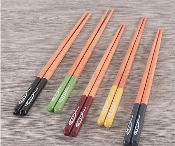 

new japanese wooden chopsticks set 5 pairs of pointed chopsticks commonly used in home use and a box of 23cm dinner jllvlc lajiaoyard