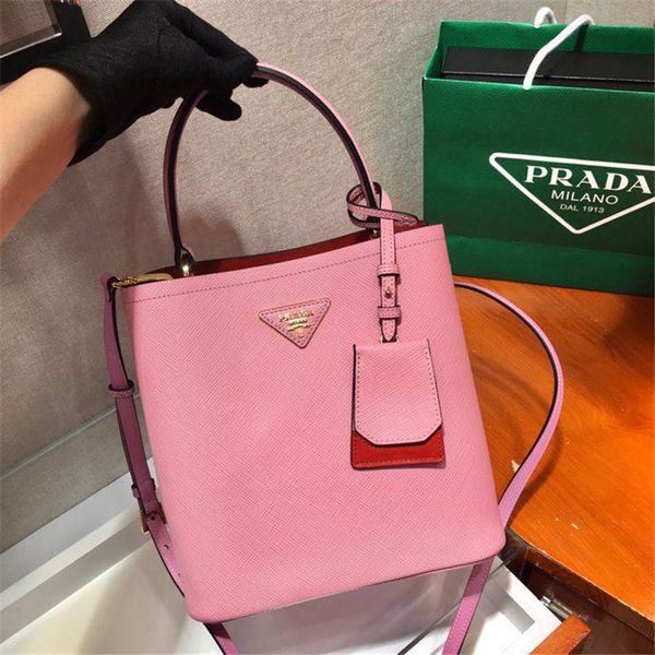 

25the new women's handbag 7a boutique high-end custom bag fashion trend delicate style business casual style low-key delicate design cl